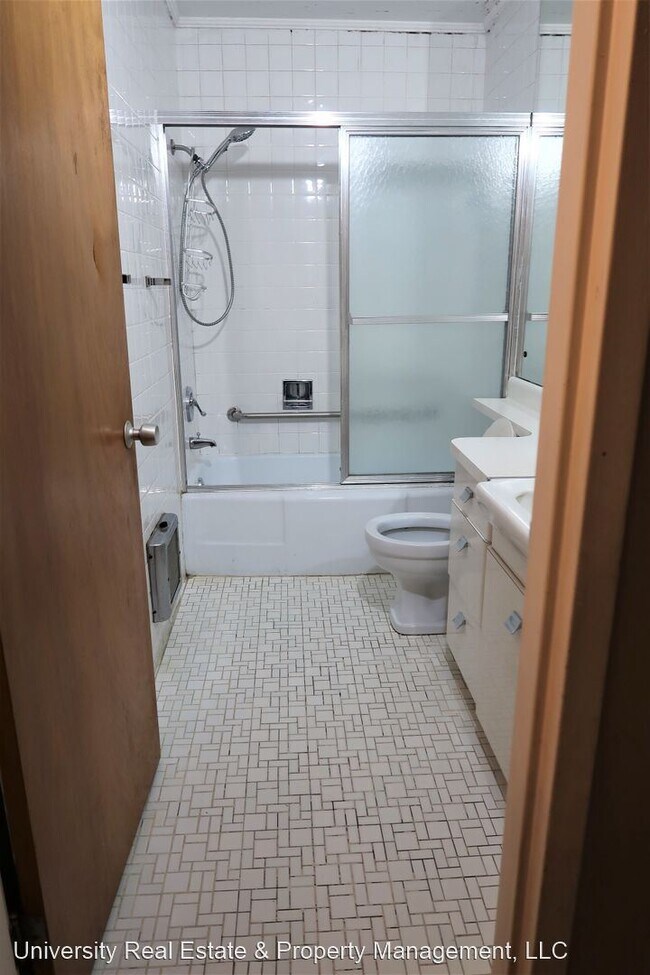 Building Photo - 3 br, 1 bath House - 1800 Terrace Avenue #4