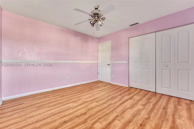 Foto del edificio - 6320 Plymouth Ln