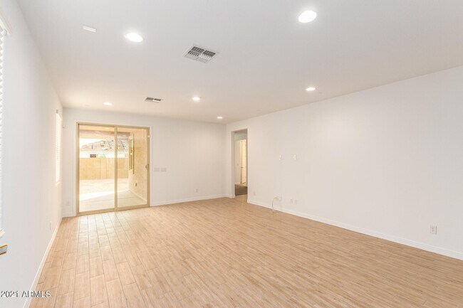 Foto del edificio - 6337 W Raymond St