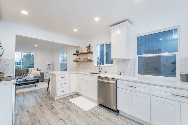 Foto del edificio - 1018 E 56th St