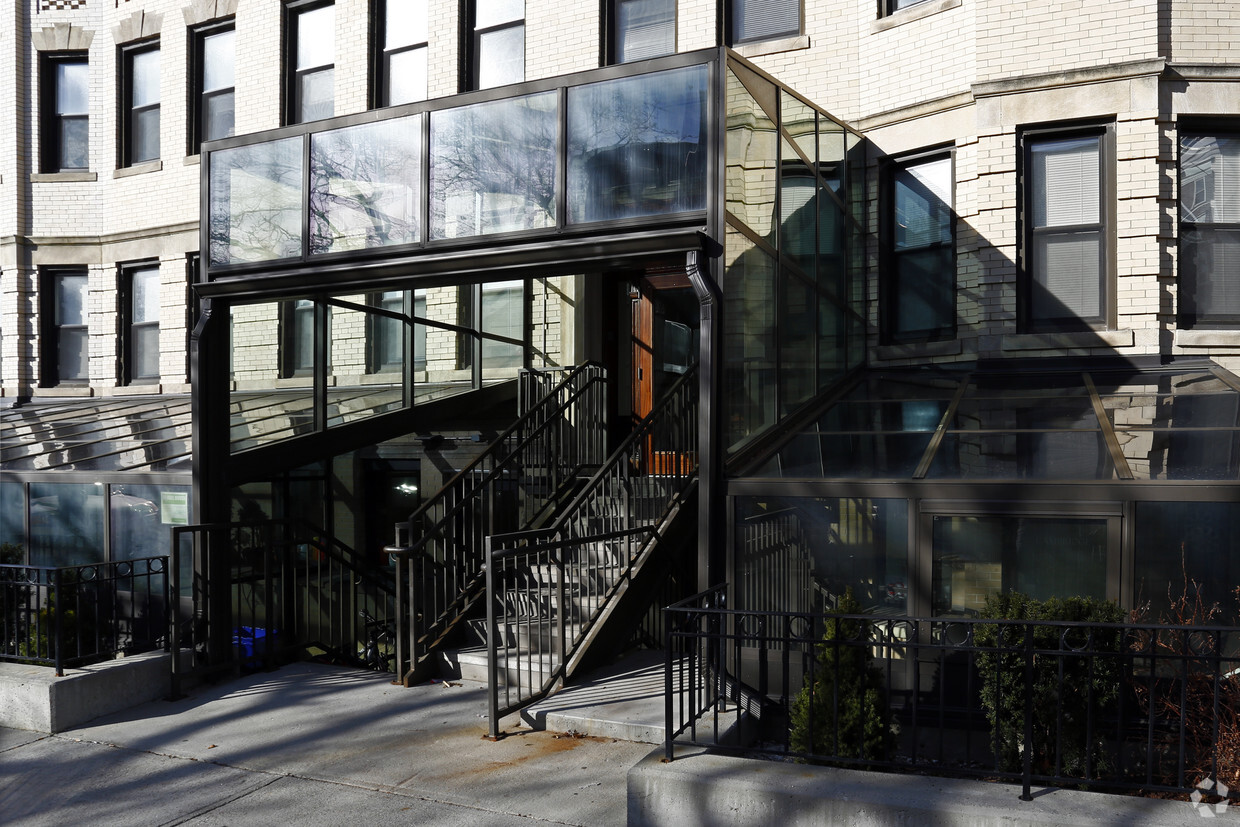 923 Massachusetts Ave - 925 Massachusetts Ave
