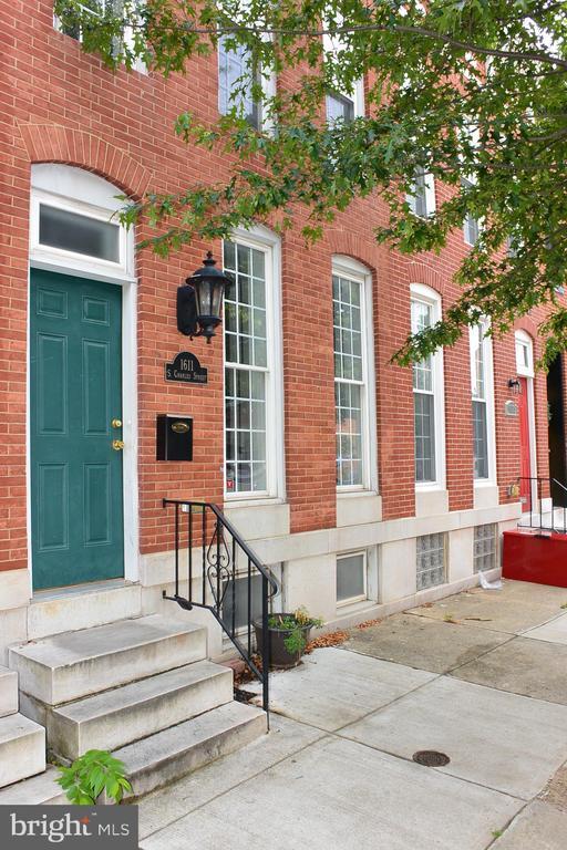 Primary Photo - 1611 S Charles St