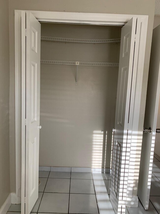 Foto del edificio - 4565 SW 143rd Ave