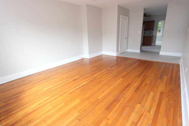 Foto del edificio - 3556 Beechwood Blvd