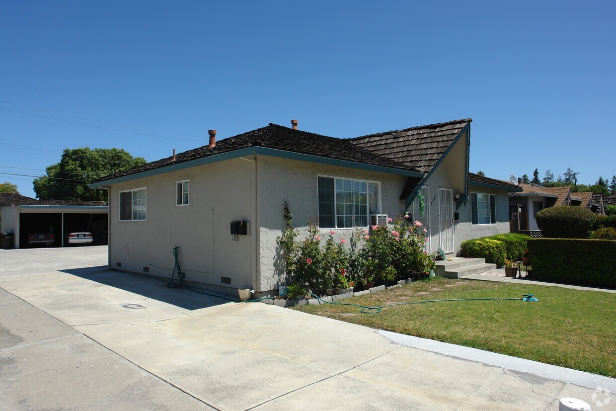 Primary Photo - 2387 Karen Dr