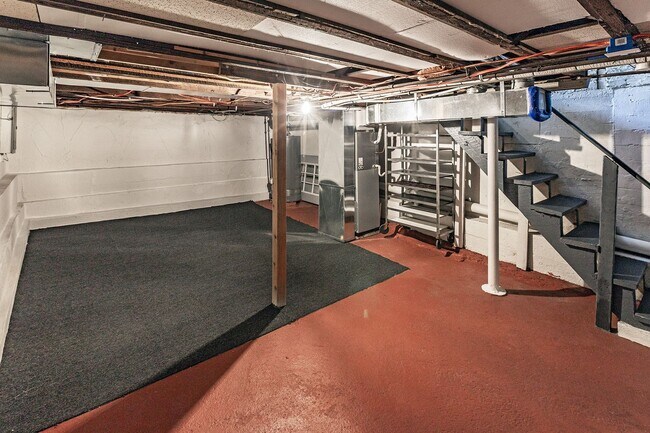 Foto del edificio - Renovated 2 bedroom, 1 bath townhouse in Claymont