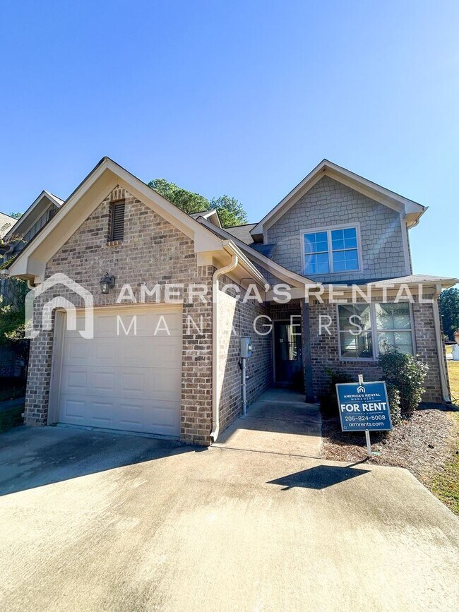 Building Photo - Town Home in Chelsea!!! Available to View ...