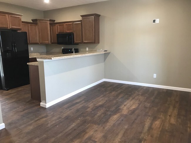 Building Photo - 5736 E Pea Ridge Rd