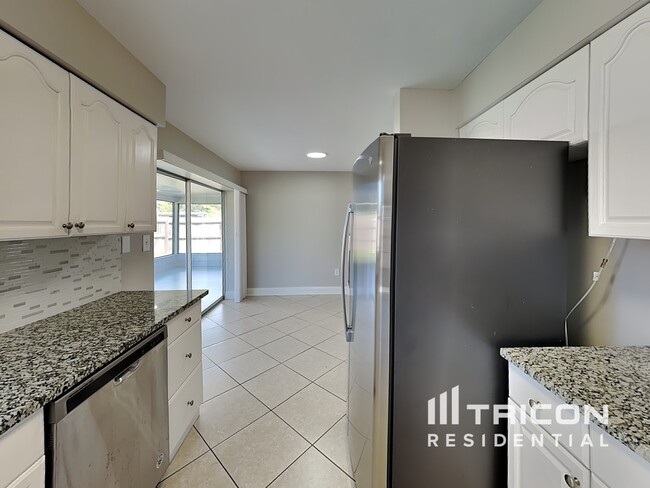 Foto del edificio - 4728 Lark Ridge Cir