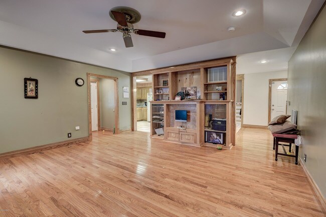 Foto del edificio - 2129 Nashville St