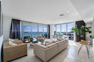 Building Photo - 1331 Brickell Bay Dr