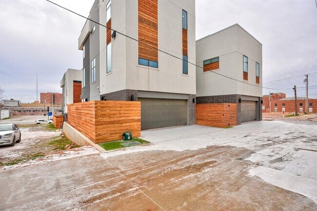 Foto del edificio - 819 NW 6th St