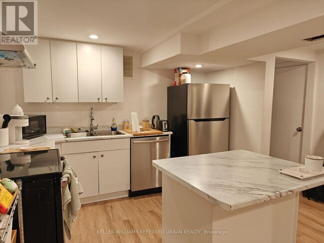 Building Photo - 67 Fortrose Crescent