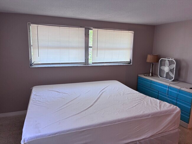 Foto del edificio - 8019 Portage Dr