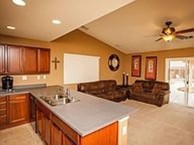 Foto del edificio - Beautiful Granville Managed 3 Bedroom 2 Ba...
