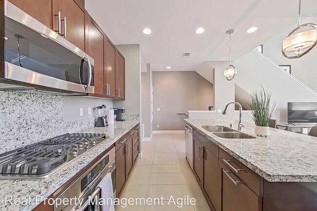 Building Photo - 3 br, 3 bath House - 27 Soho