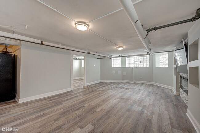 Foto del edificio - 2740 W 73rd St