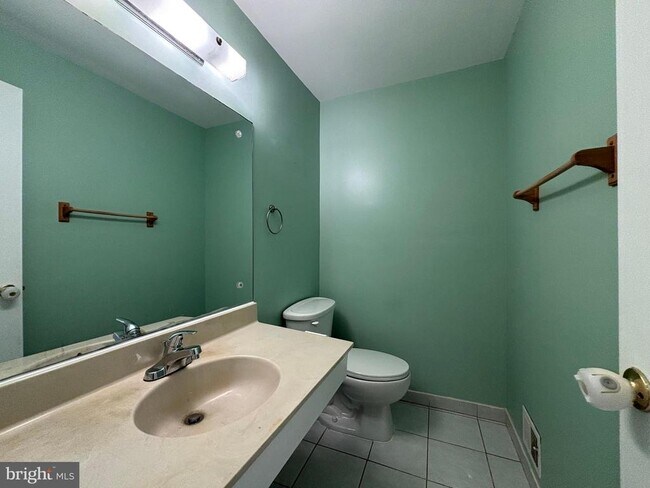 Foto del edificio - 8210 Riverside Rd