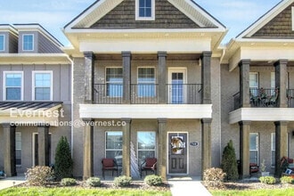 Building Photo - 708 Blue Sky Dr
