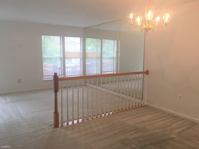 Building Photo - 3 br, 2.5 bath Townhome - 4450 Swindon Ter