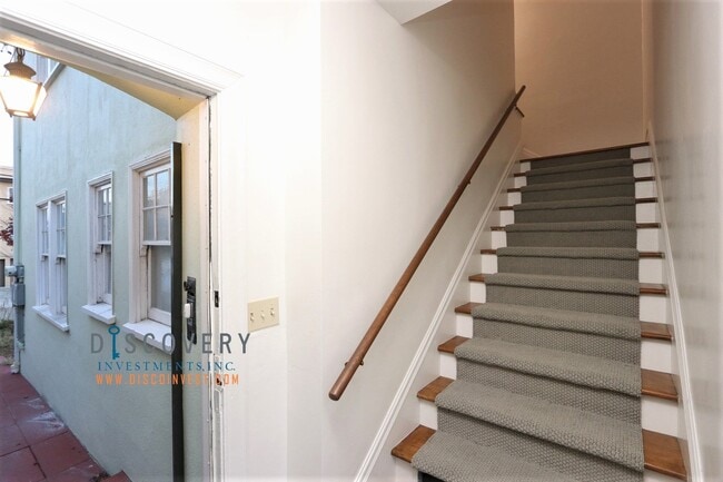 Foto del edificio - 841 Warfield Ave