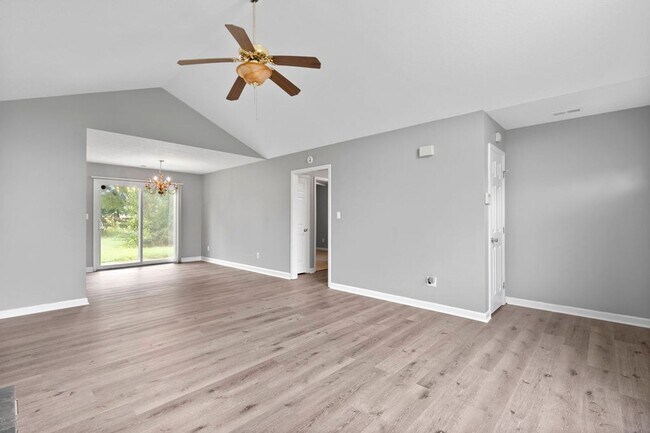 Foto del edificio - Adorable Home in Horse Creek Farms!