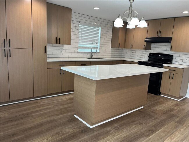 Foto del edificio - 15506 Elgin St