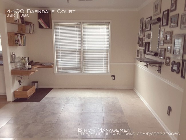 Foto del edificio - 4400 Barndale Ct