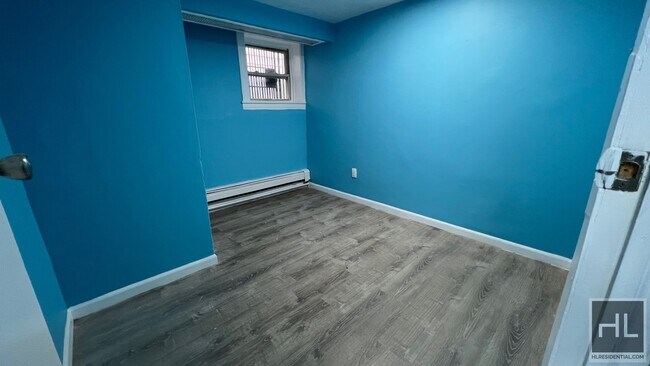 Building Photo - RENEWLY RENOVATED 2 BEDROOM EAST 52 STREET...
