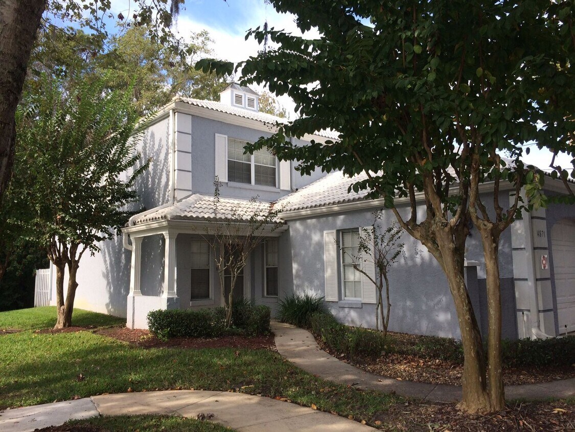Foto principal - Beautiful 2/2 Townhouse with one car garag...