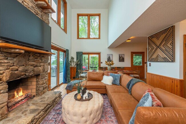 Foto del edificio - 36 Randall Dr