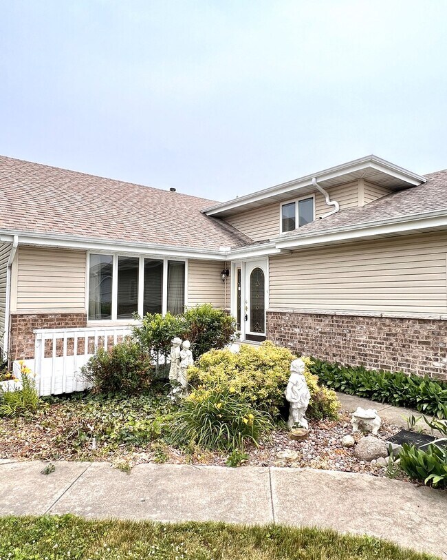 1093 Black Diamond Dr, Coal City, IL 60416 Townhome Rentals in Coal City IL