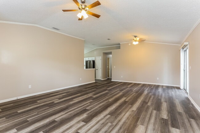Building Photo - 3030 Caroline Crest Dr E
