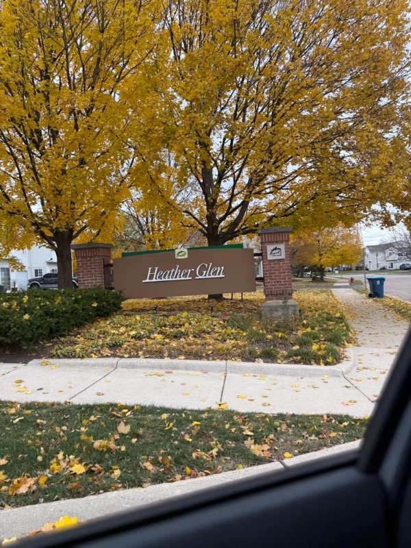 Foto del edificio - 72 Heather Glen Dr