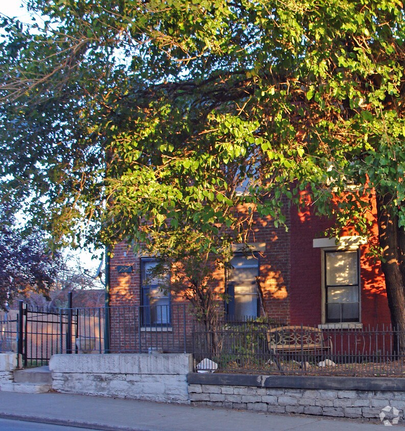 Foto del edificio - 216 Findlay St