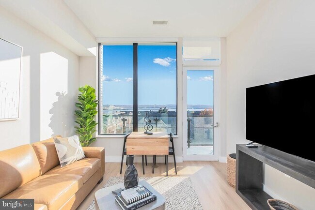 Foto del edificio - 801 N Fairfax St