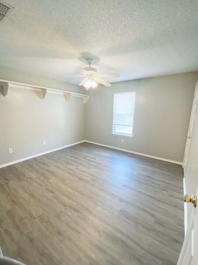 Foto del edificio - 6504 7th St