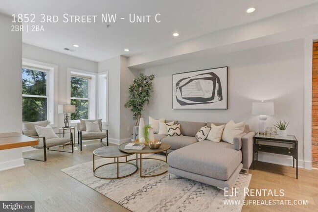 Building Photo - Penthouse Modern 1,500 Square Foot Two Bed...