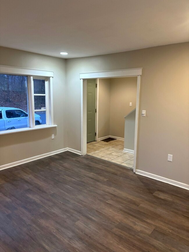 Building Photo - 165 Sharpe St