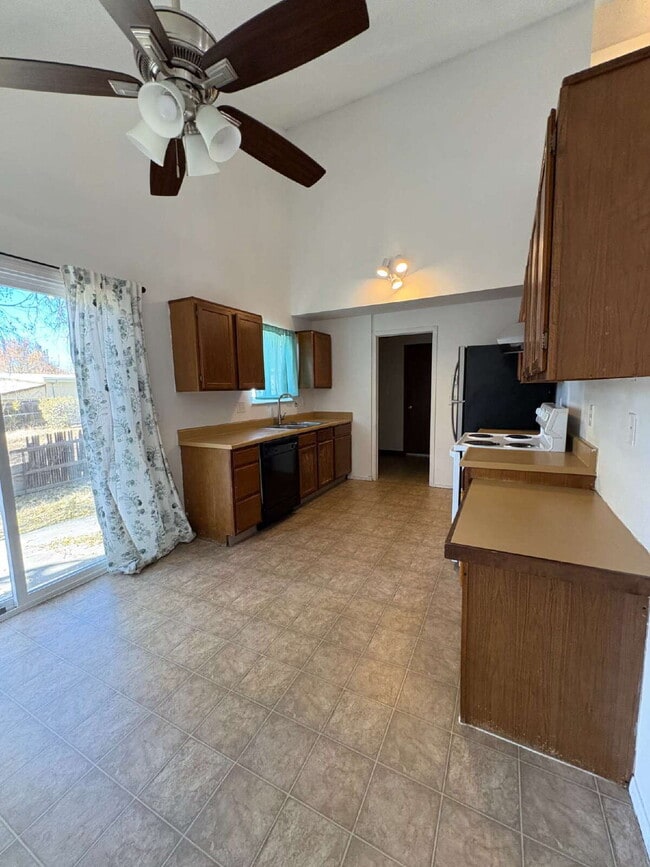 Photo - 2 bedroom duplex - Bennett Apartment