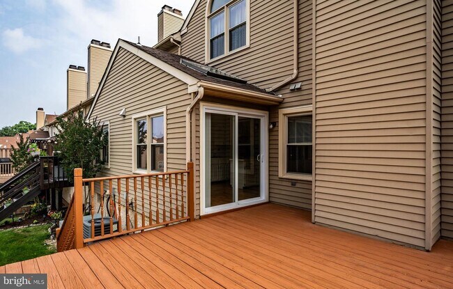 Building Photo - 1142 Kipling Ct