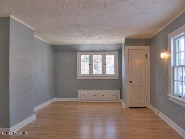 Building Photo - 1437 Hillcrest Ave