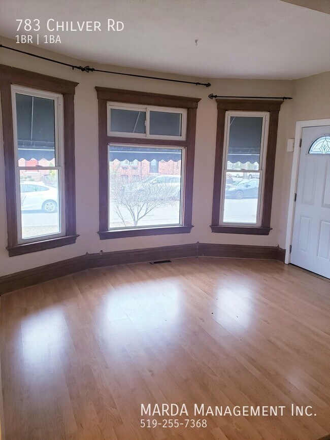 Photo du bâtiment - SPACIOUS 1+ BED/1BATH MAIN FLOOR UNIT IN W...