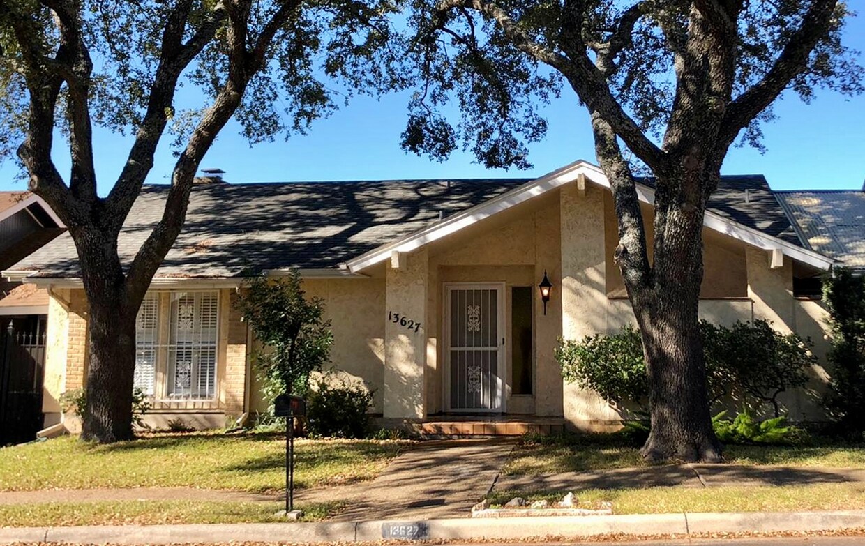 13627 Landmark Hl Dr, San Antonio, TX 78217 House Rental in San
