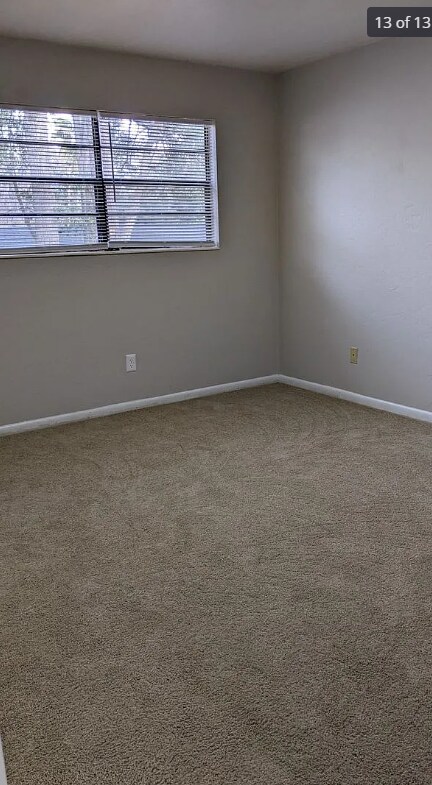 Foto del edificio - 915 SW 61st St