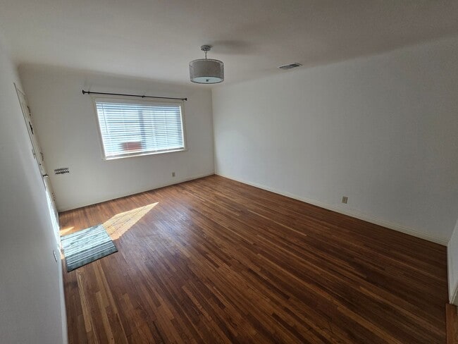 Building Photo - Cozy 1 Bedroom 1 Bath in La Verne