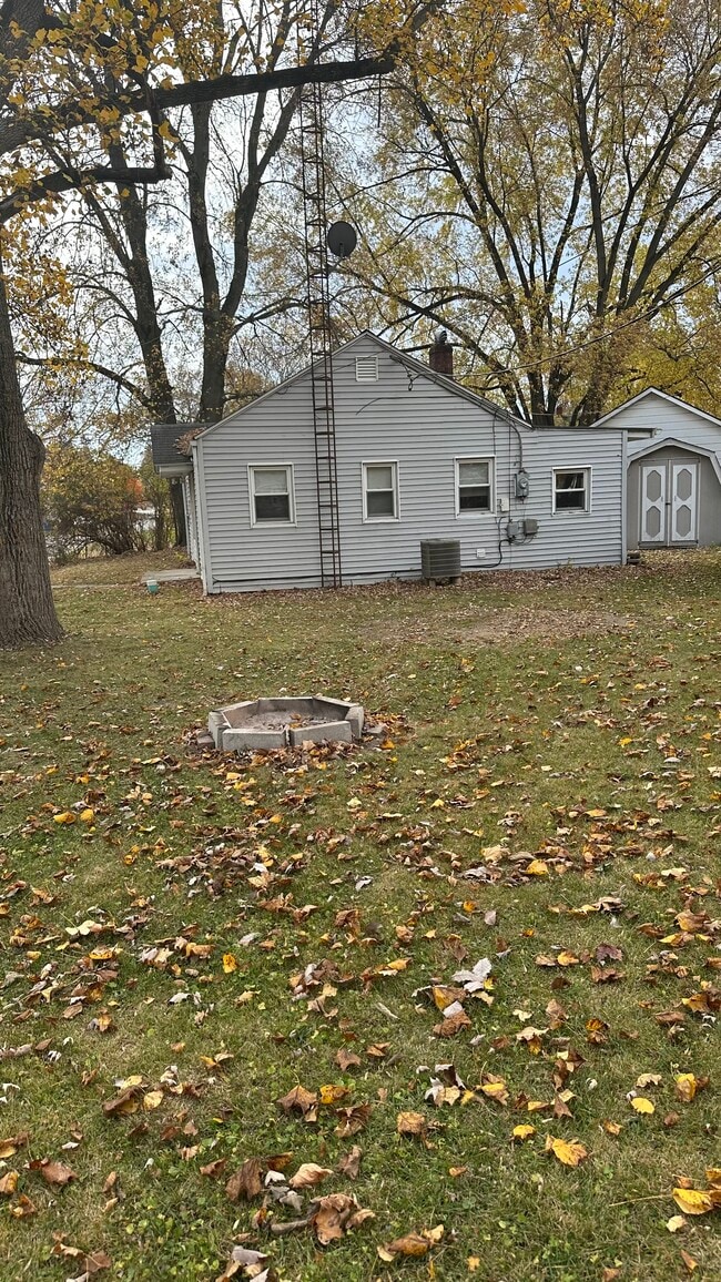 Patio - 818 Drover St