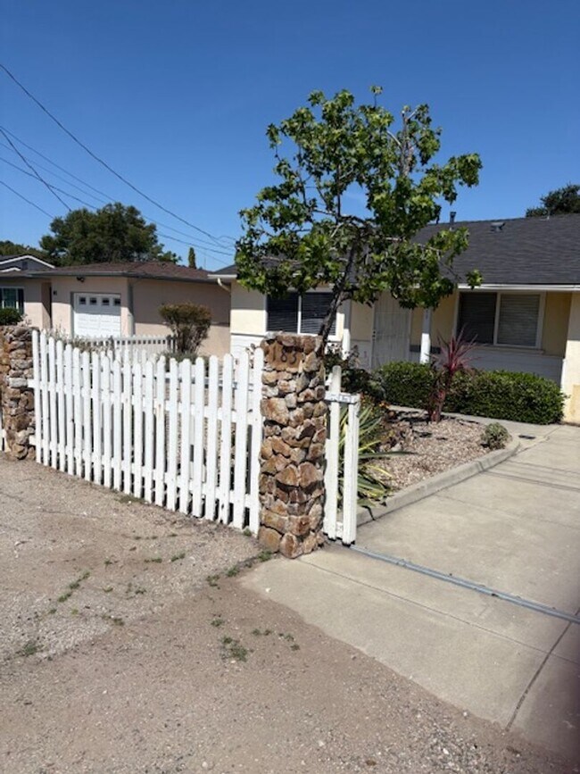 Foto del edificio - Beautiful 3 Bedroom, 1 Bathroom house