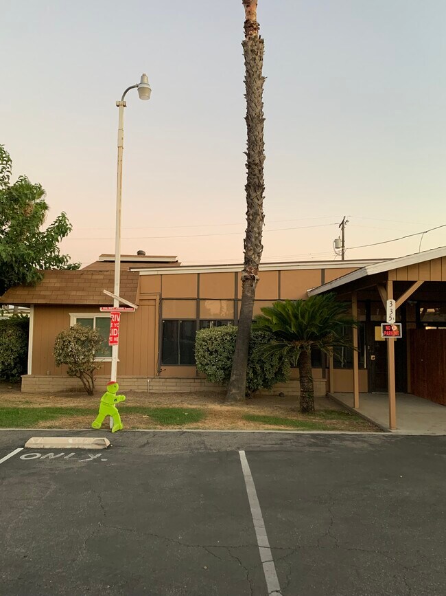 Foto del edificio - 329 McCord Ave