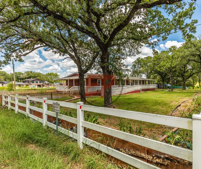 Foto del edificio - 444 Happy Swaner Ln